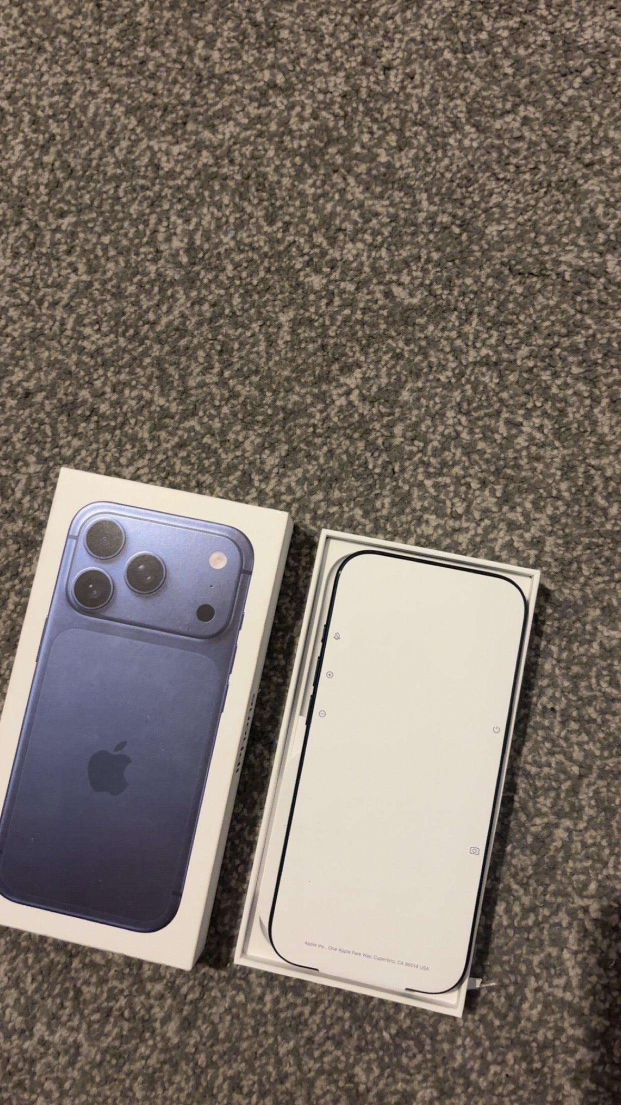 17 PRO 1TB LevHub