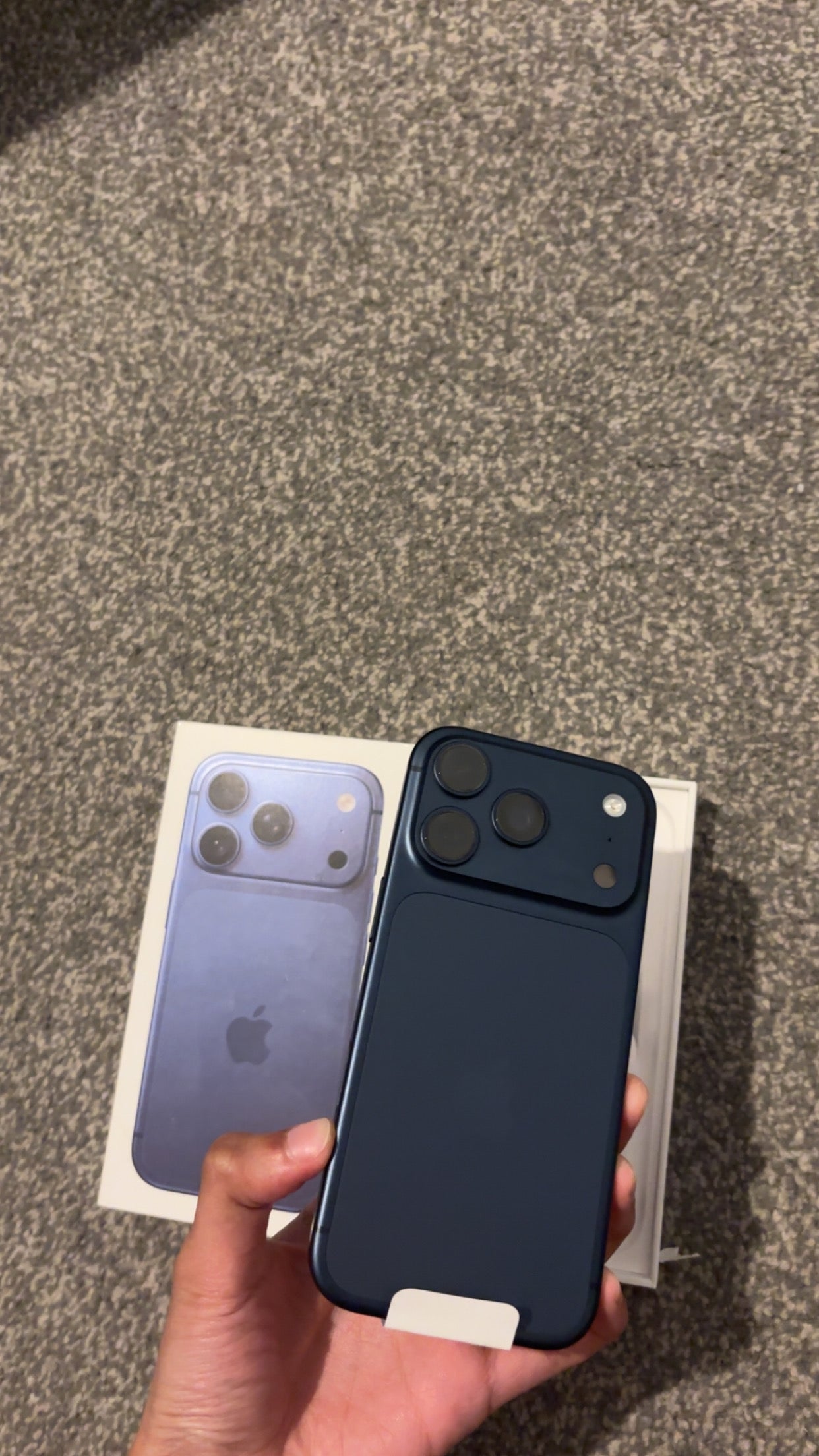 17 PRO 1TB LevHub